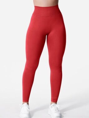 Yeoreo Scrunch High-waisted V-Butt Workout Legging in Red - Sz M